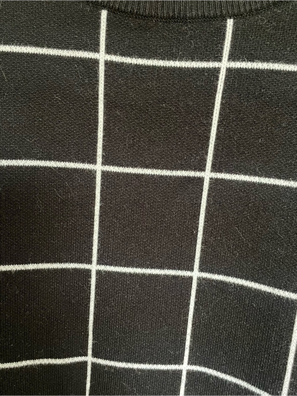 Saks Fifth Avenue Black Crewneck Sweater with White Windowpane Grid - Picture 4 of 4